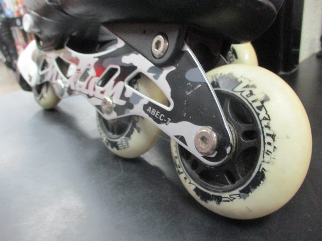 Load image into Gallery viewer, Used Kuxuan Adjustable Youth 3-6 In-Line Skates (MISSING WHEEL, SNAP BROKEN, MIS
