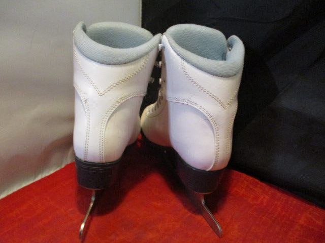 Load image into Gallery viewer, Used Soft Skate By Jackson Figure Skate Youth Size 2
