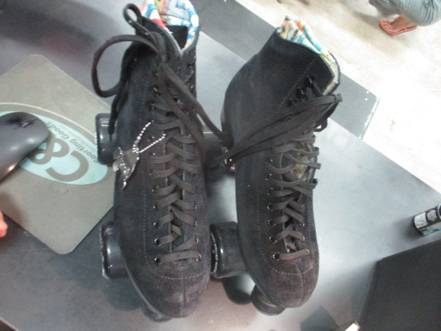 Load image into Gallery viewer, Used Moxi Lolly Womens Roller Skates Size 6 (NICE CONDITION)
