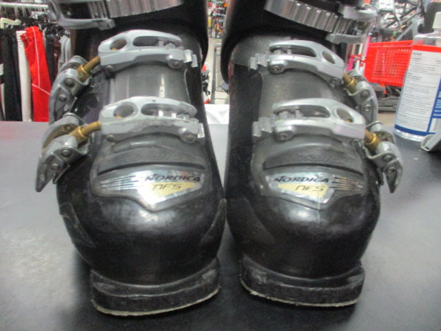 Load image into Gallery viewer, Used Nordica Cruise Ski Boots Size 24-24.5
