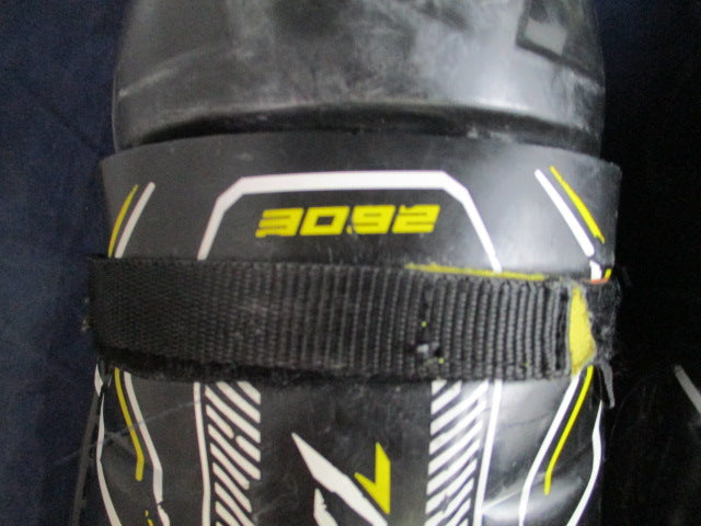Load image into Gallery viewer, Used Tacks 3092 Shin Pads Size Large -12&quot;
