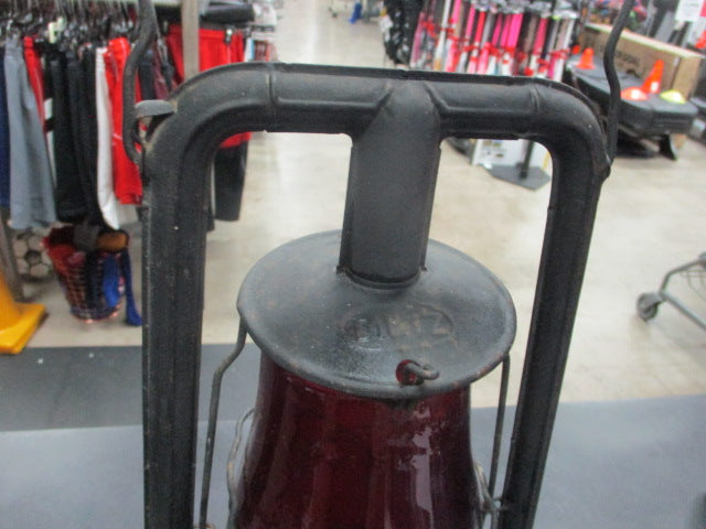Load image into Gallery viewer, Used Vintage Dietz Fitz All Oil Lantern with Red Globe
