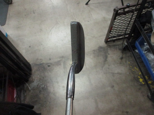 Load image into Gallery viewer, Used Arnold Palmer C740 35&quot; Putter
