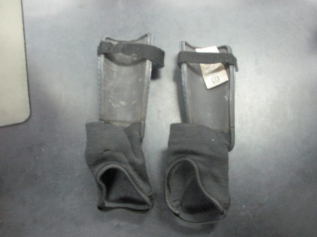 Load image into Gallery viewer, Used Adidas Youth Large Soccer Shin Guards
