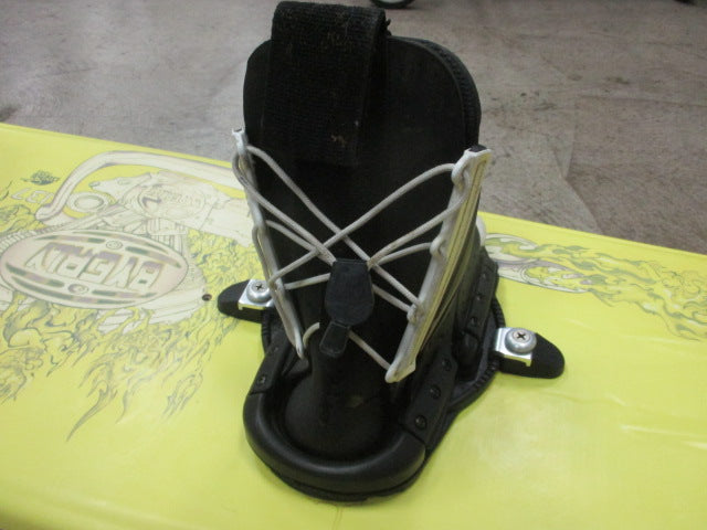 Load image into Gallery viewer, Used Hyperlite Scott Byerly Pro Model 137cm Wakeboard w/ Large Bindings (Damage
