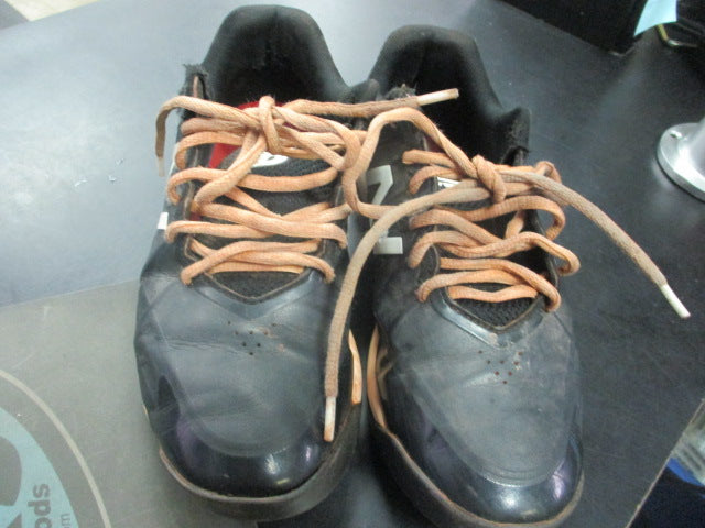 Load image into Gallery viewer, Used New Balance Cleats Size 4 (DAMAGE ON CLEATS)
