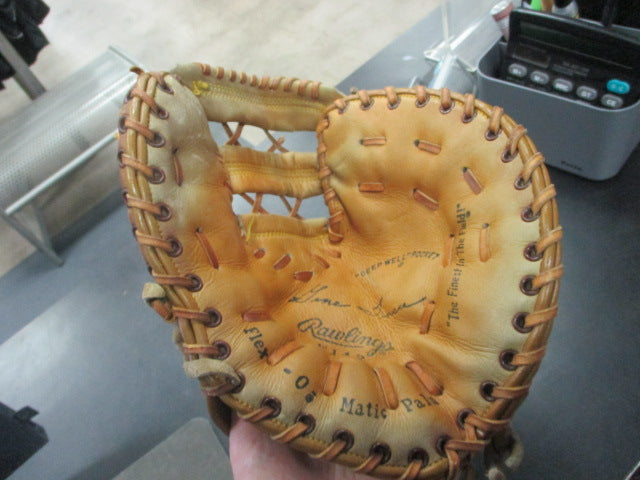 Load image into Gallery viewer, Vintage Rawlings Gene Tenace Leather First Base Glove
