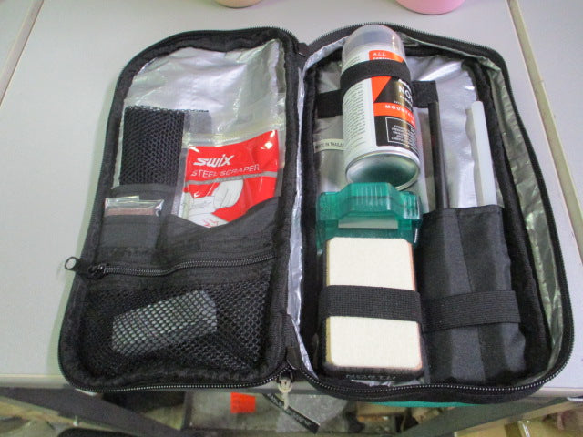 Load image into Gallery viewer, New Swix The Factory Team Tune &amp; Wax Kit
