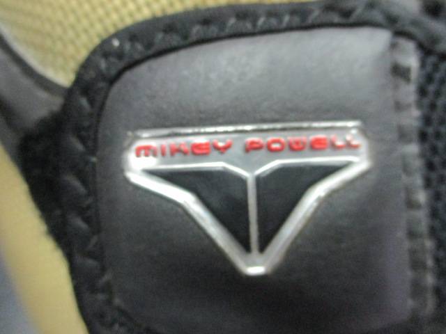 Load image into Gallery viewer, Used Mikey Powell Lacrosse Elbow Pads Size Large
