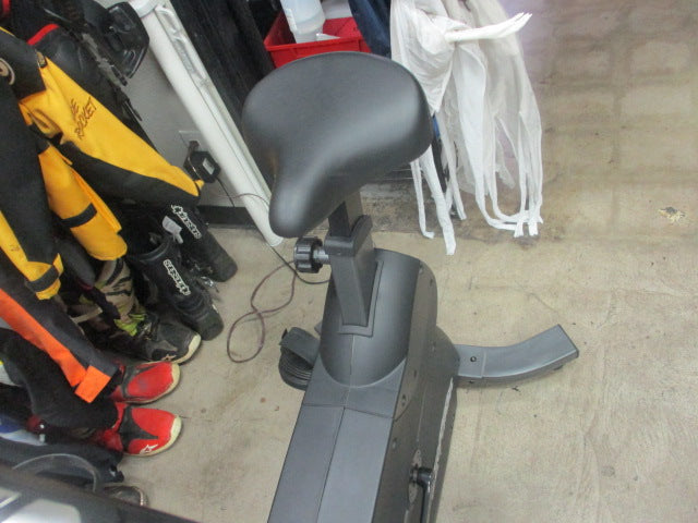 Load image into Gallery viewer, Used Life Fitness C1 Upright Bike
