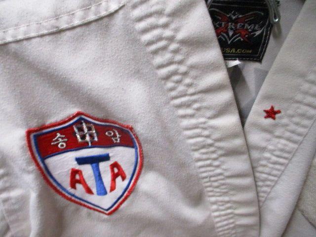 Load image into Gallery viewer, Used ATA Taekwondo Phoenix, AZ Uniform Size 0
