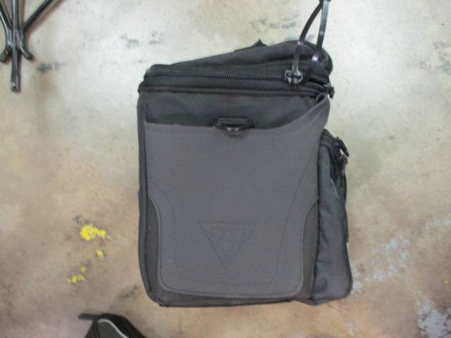Load image into Gallery viewer, Used Topeak Bike BAGS
