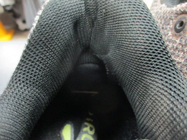 Load image into Gallery viewer, Used Adidas Metal Cleats Size 12 (Has wear in Heels)
