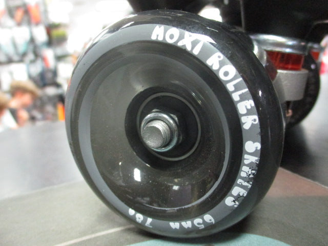Load image into Gallery viewer, Used Moxi Lolly Womens Roller Skates Size 6 (NICE CONDITION)
