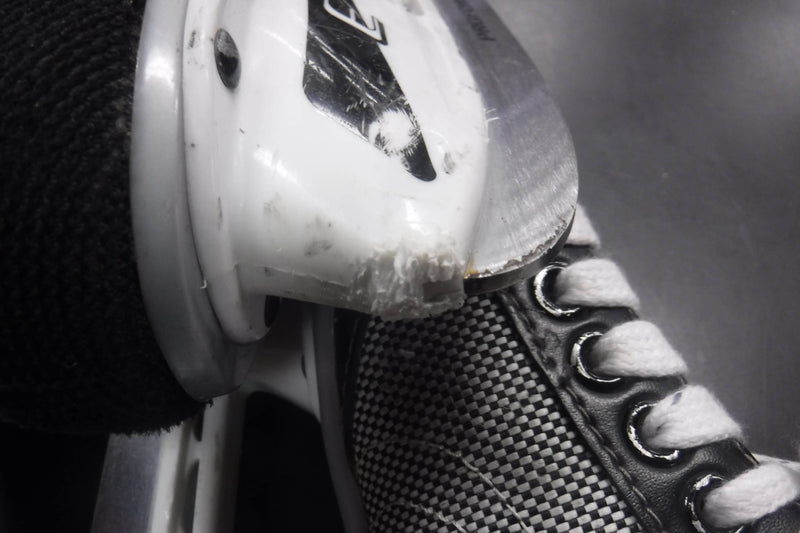 Load image into Gallery viewer, Used CCM Powerline 550 Hockey Skates Sz 2

