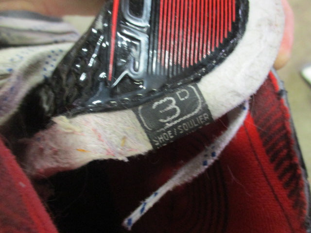 Load image into Gallery viewer, Used Bauer Vapor X2.7 Junior Hockey Skates Size 3

