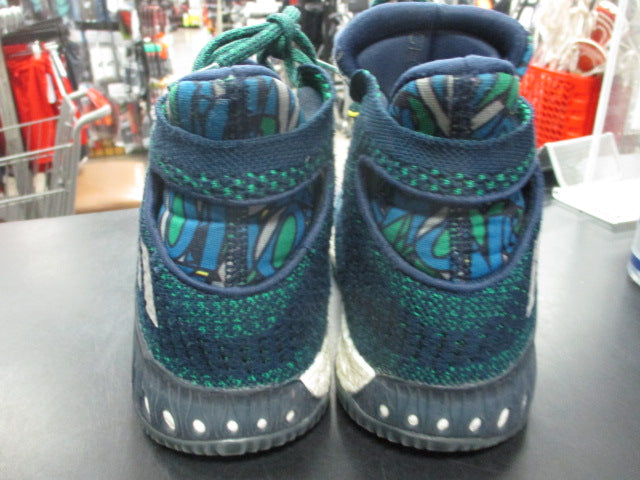Load image into Gallery viewer, Used Adidas AW Basketball Shoes Size 5.5
