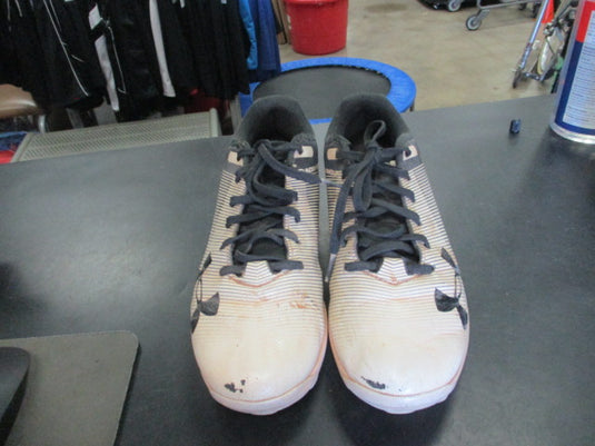 Used UnderArmour Size 3 Cleats