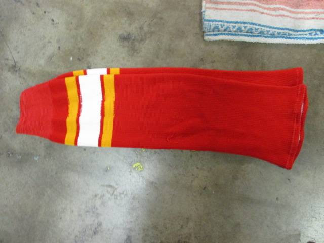 Load image into Gallery viewer, Used Senior Hockey SOCKS Red/Yellow
