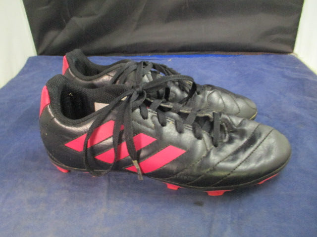 Load image into Gallery viewer, Used Adidas Goletto VII Cleats Youth Size 2Y
