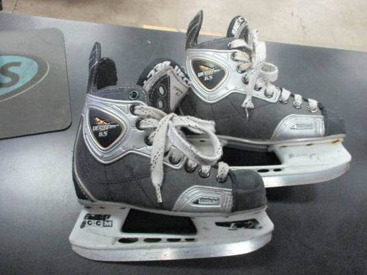 Used CCM Vector 6.5 Junior Hockey Skates Size 13Y