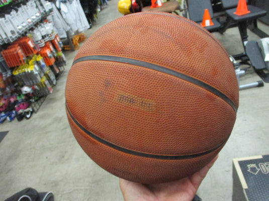 Used Wilson NCAA Icon Basketball Size 7