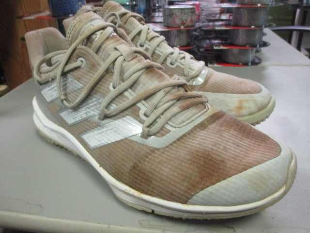Load image into Gallery viewer, Used Adidas Turfs Size 7
