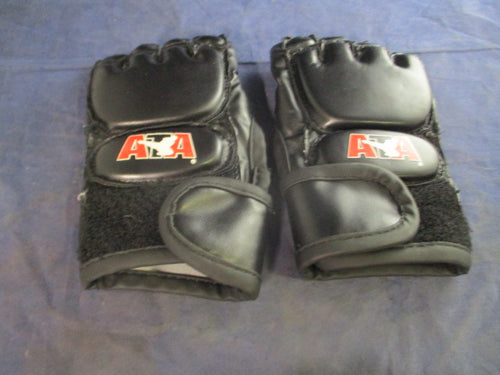 Used ATA Taekwondo Gloves Size Youth S/M