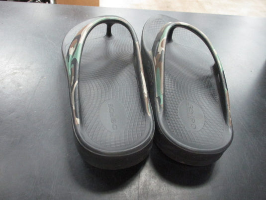 Used Oofos Camo Recovery Sandals Size M - 8 / W - 10