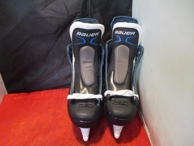 Load image into Gallery viewer, Bauer X-LP Ice Hockey Skates Youth Size 5
