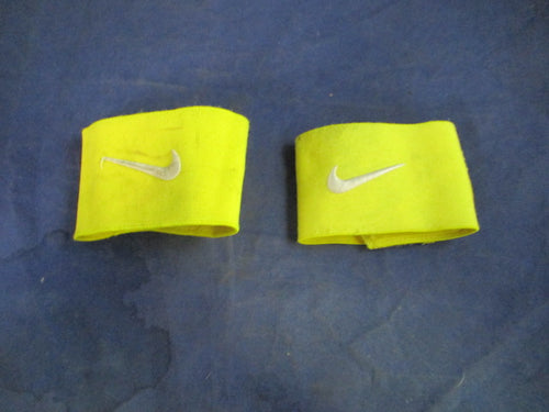 Used Nike Guard Stay II Arm Bands - 2 ct