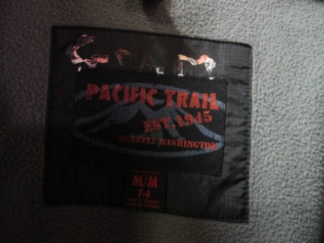 Load image into Gallery viewer, Used Pacific Trail Snow Jacket Size Medium (7-8)
