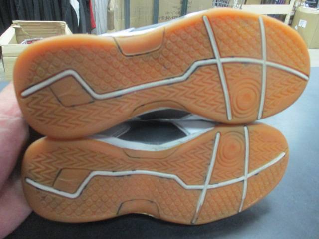 Load image into Gallery viewer, Used Diadora Indoor Soccer Shoes Sz 12.5k
