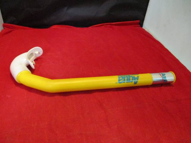 Load image into Gallery viewer, Used Aqua Leisure Snorkel
