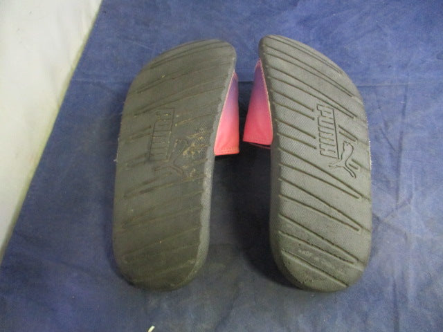Load image into Gallery viewer, Used Puma Slide On Sandals Youth Size 1
