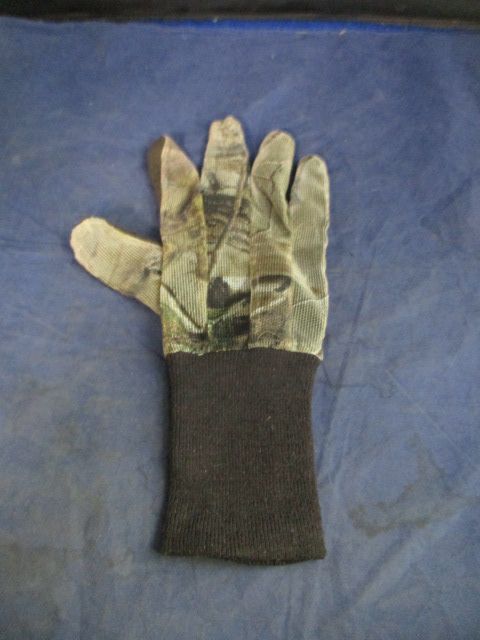 Load image into Gallery viewer, Used Mesh Hunting Glove - right hand only
