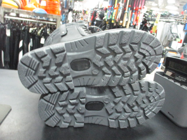 Load image into Gallery viewer, New WFS Sienna Snow Boots Adult Size 6
