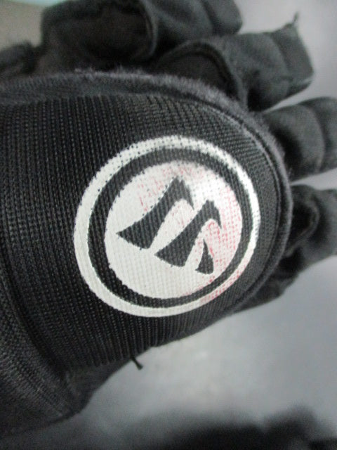 Load image into Gallery viewer, Used Warrior Covert Youth Hockey Gloves
