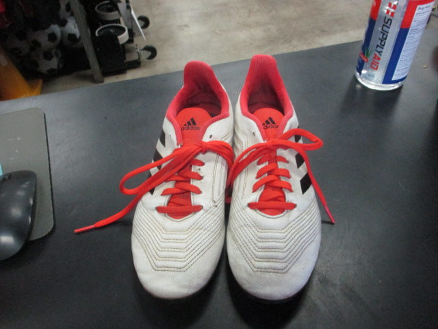 Load image into Gallery viewer, Used Adidas Predator Soccer Cleats Size 5.5
