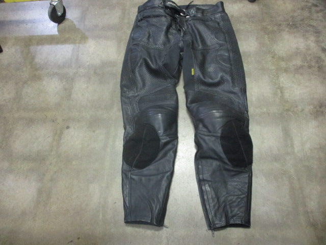 Load image into Gallery viewer, Used Fieldsheer Motorcycle Pants Size 36
