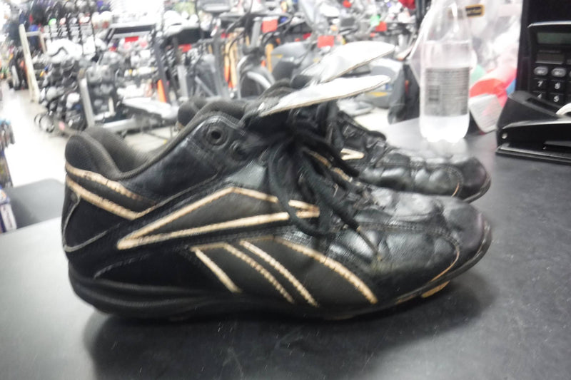 Load image into Gallery viewer, Used Reebok Size 6Y Baseball Cleats
