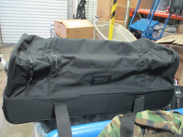Load image into Gallery viewer, New Wilson V2 Umpire Bag
