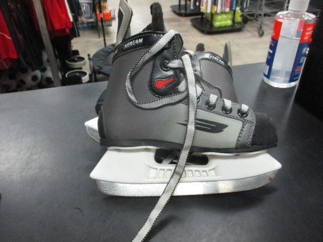 Load image into Gallery viewer, Used Bauer Stream Junior Hocket Skates Size 12EE
