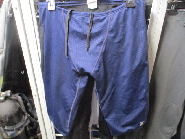 Load image into Gallery viewer, Used TYR Swim Trunks Size 38
