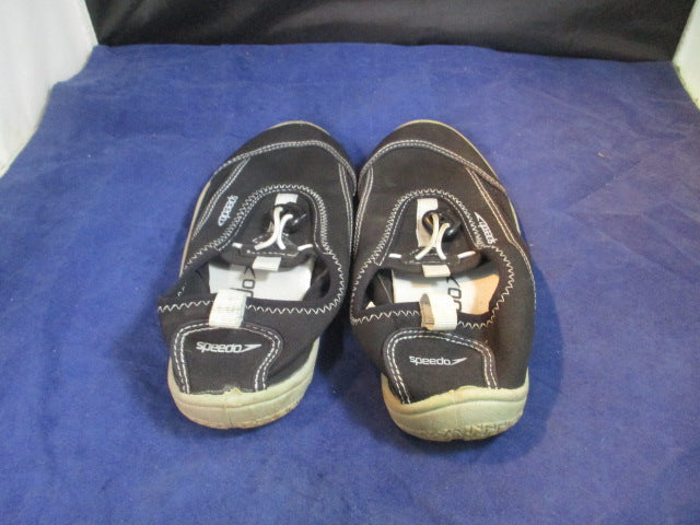 Load image into Gallery viewer, Used Speedo Water Shoes Youth Size Medium 2/3
