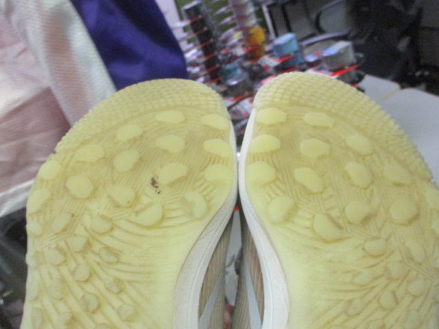 Load image into Gallery viewer, Used Adidas Turfs Size 7
