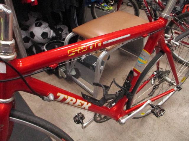 Load image into Gallery viewer, Used Trek 5200 Carbon 18-Speed Road Bike
