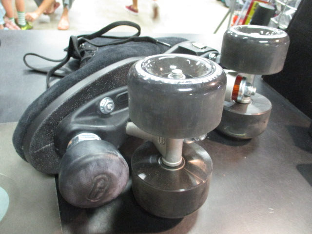 Load image into Gallery viewer, Used Moxi Lolly Womens Roller Skates Size 6 (NICE CONDITION)
