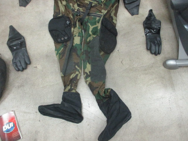 Load image into Gallery viewer, Used DUI AAOPS Type IV Dry Suit With Gloves and Bag Size XL
