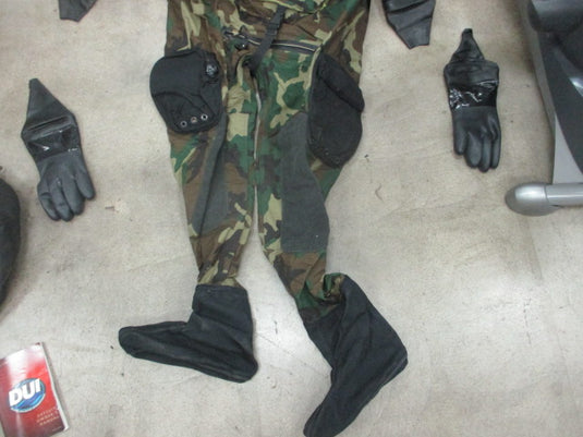 Used DUI AAOPS Type IV Dry Suit With Gloves and Bag Size XL